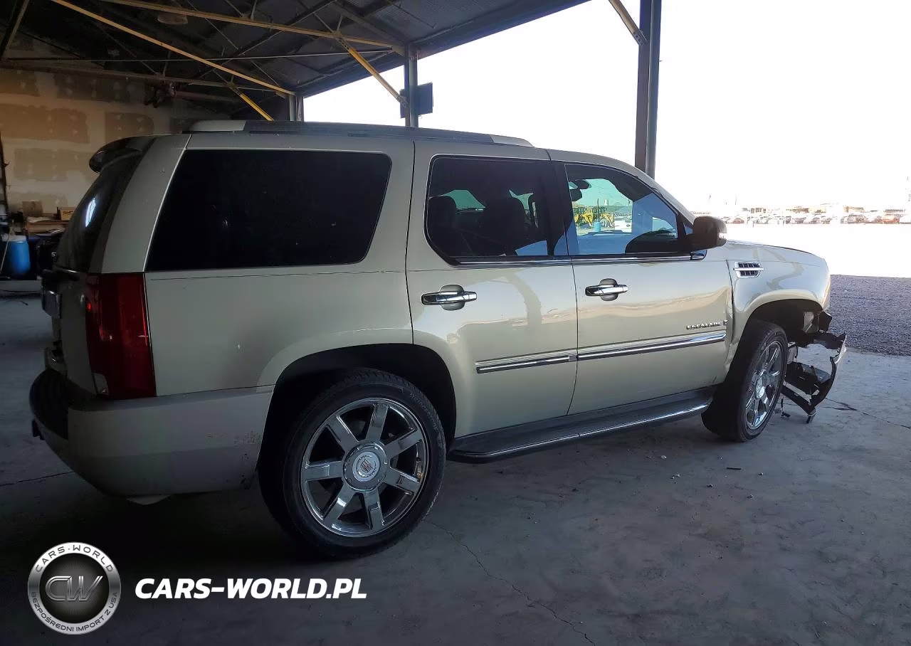 2007 Cadillac Escalade Luxury VIN:1GYFK63837R183094 - 3