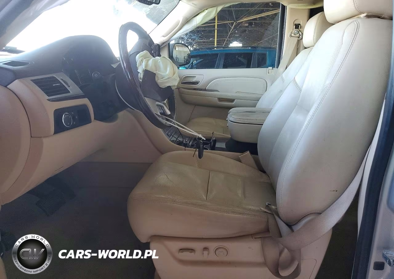 2007 Cadillac Escalade Luxury VIN:1GYFK63837R183094 - 7