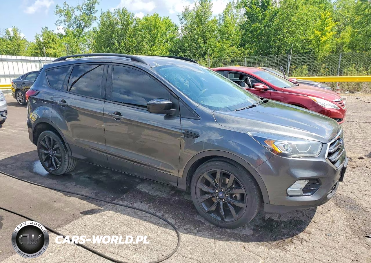 2019 Ford Escape Se VIN:1FMCU9GD8KUB19288 - 4
