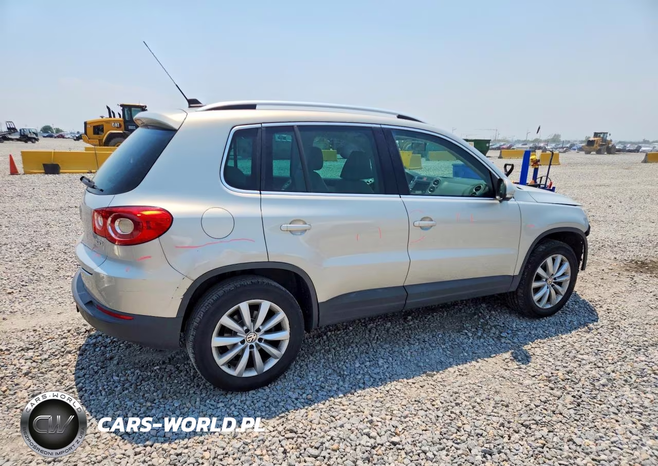 2011 Volkswagen Tiguan S VIN:WVGAV7AX4BW555975 - 3