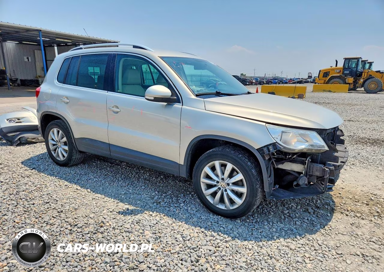 2011 Volkswagen Tiguan S VIN:WVGAV7AX4BW555975 - 4