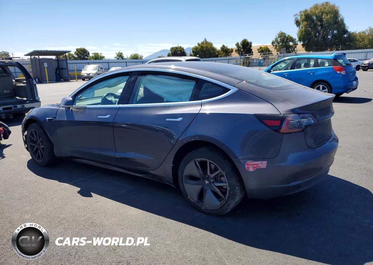 2018 Tesla Model 3 VIN:5YJ3E1EA5JF102032 - 2