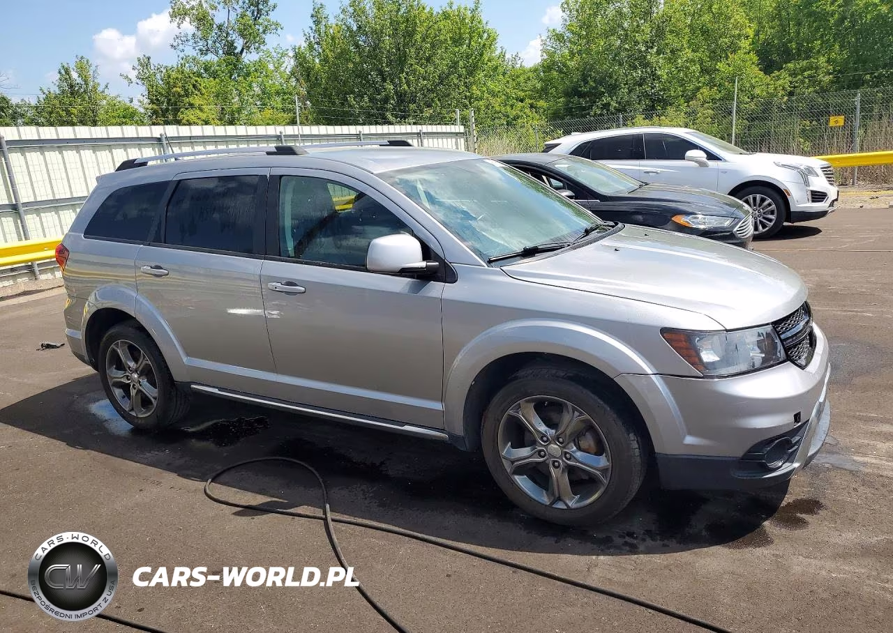 2017 Dodge Journey Crossroad VIN:3C4PDDGG9HT512237 - 4