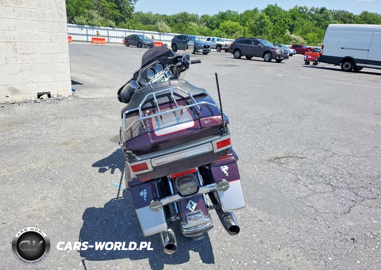 2007 Harley-Davidson Flhtcui VIN:1HD1FC4177Y621107 - 4