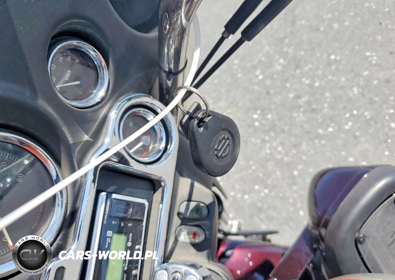 2007 Harley-Davidson Flhtcui VIN:1HD1FC4177Y621107 - 8
