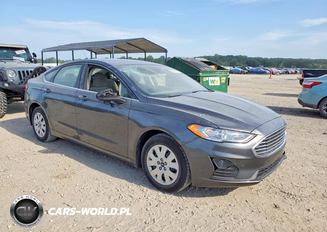 2019 Ford Fusion S VIN:3FA6P0G75KR250707 - 4