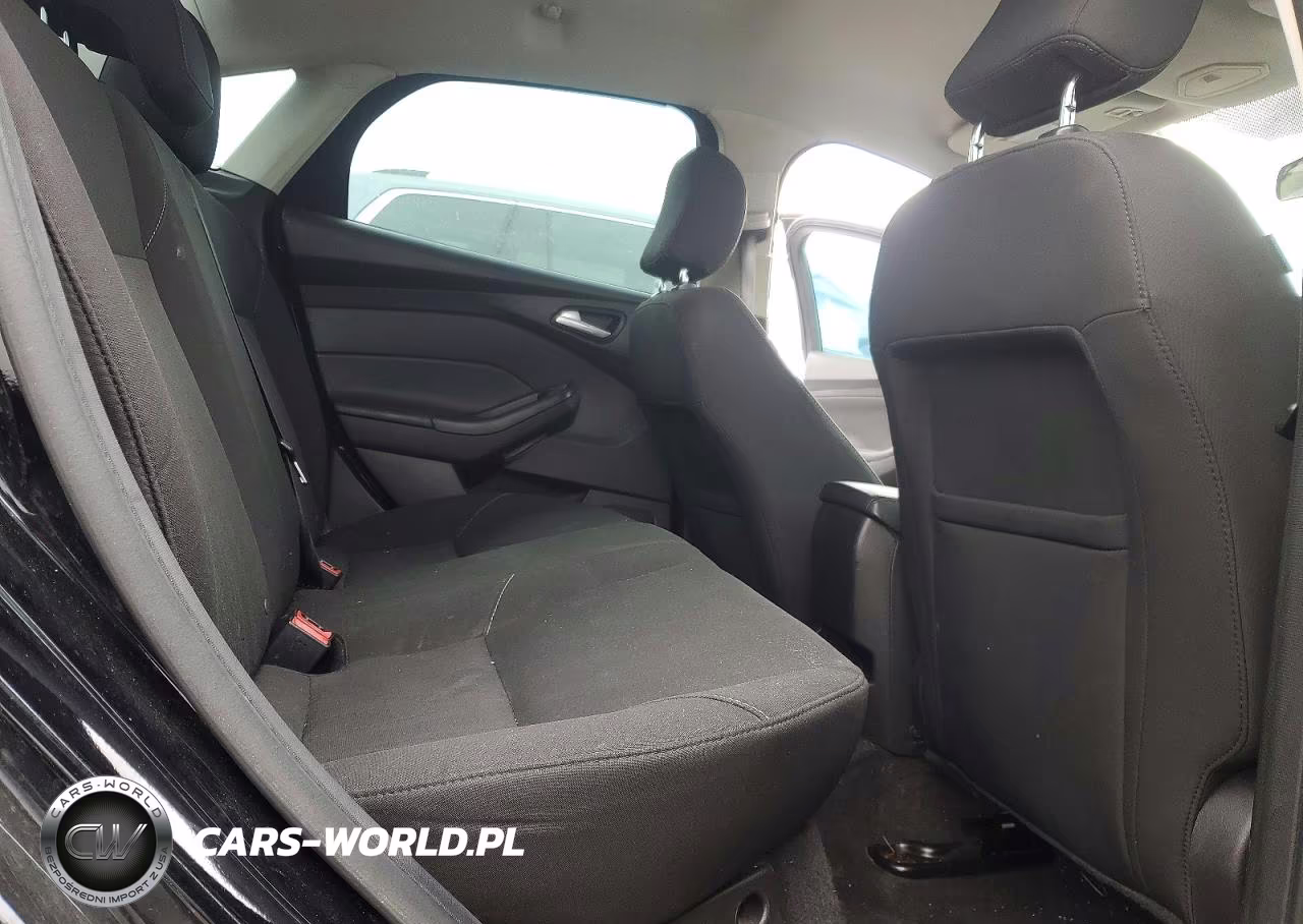 2016 Ford Focus Se VIN:1FADP3F21GL291243 - 10