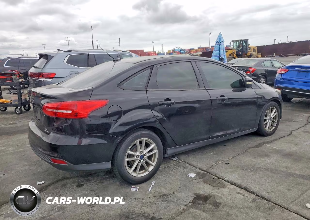 2016 Ford Focus Se VIN:1FADP3F21GL291243 - 3