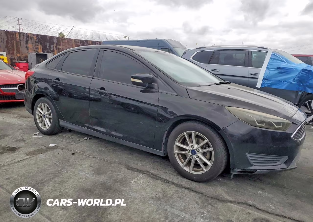 2016 Ford Focus Se VIN:1FADP3F21GL291243 - 4