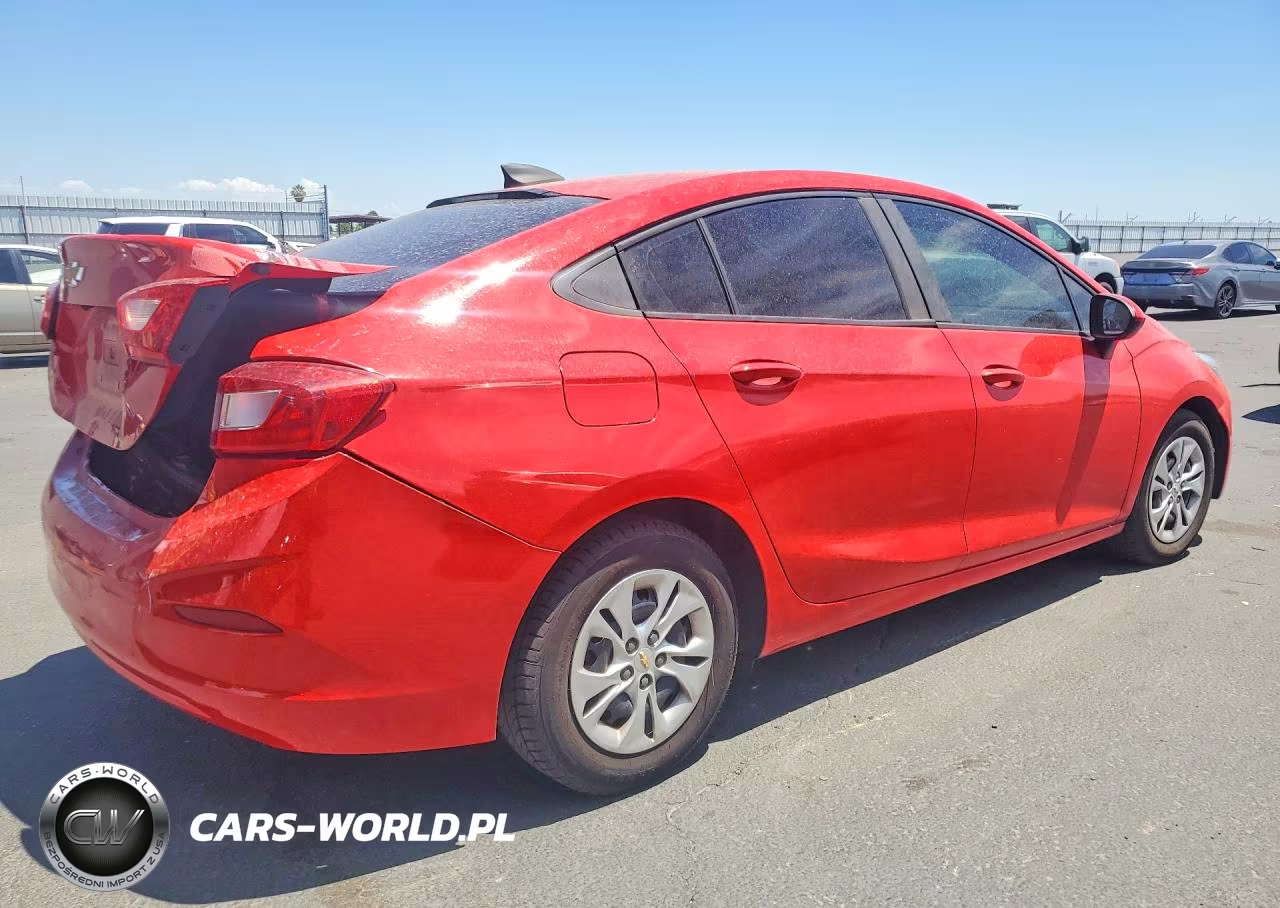 2019 Chevrolet Cruze VIN:1G1BJ5SM3K7105573 - 3