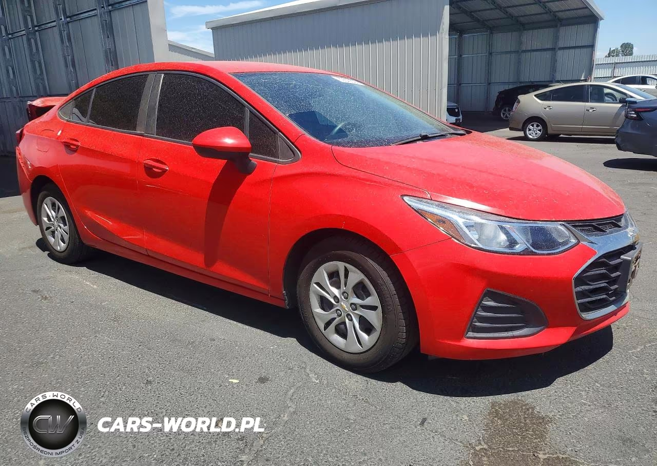 2019 Chevrolet Cruze VIN:1G1BJ5SM3K7105573 - 4