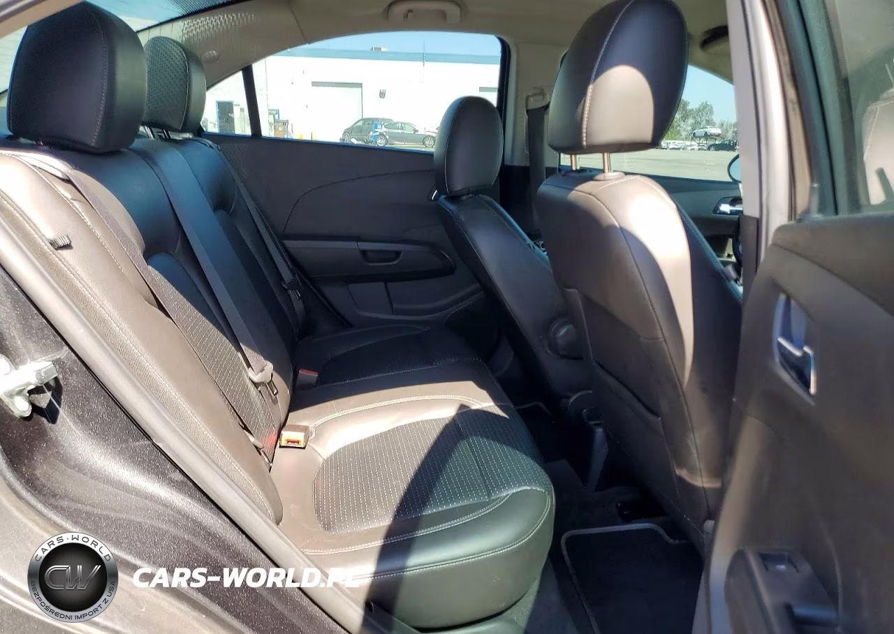 2018 Chevrolet Sonic Premier VIN:1G1JF5SB7J4104003 - 10