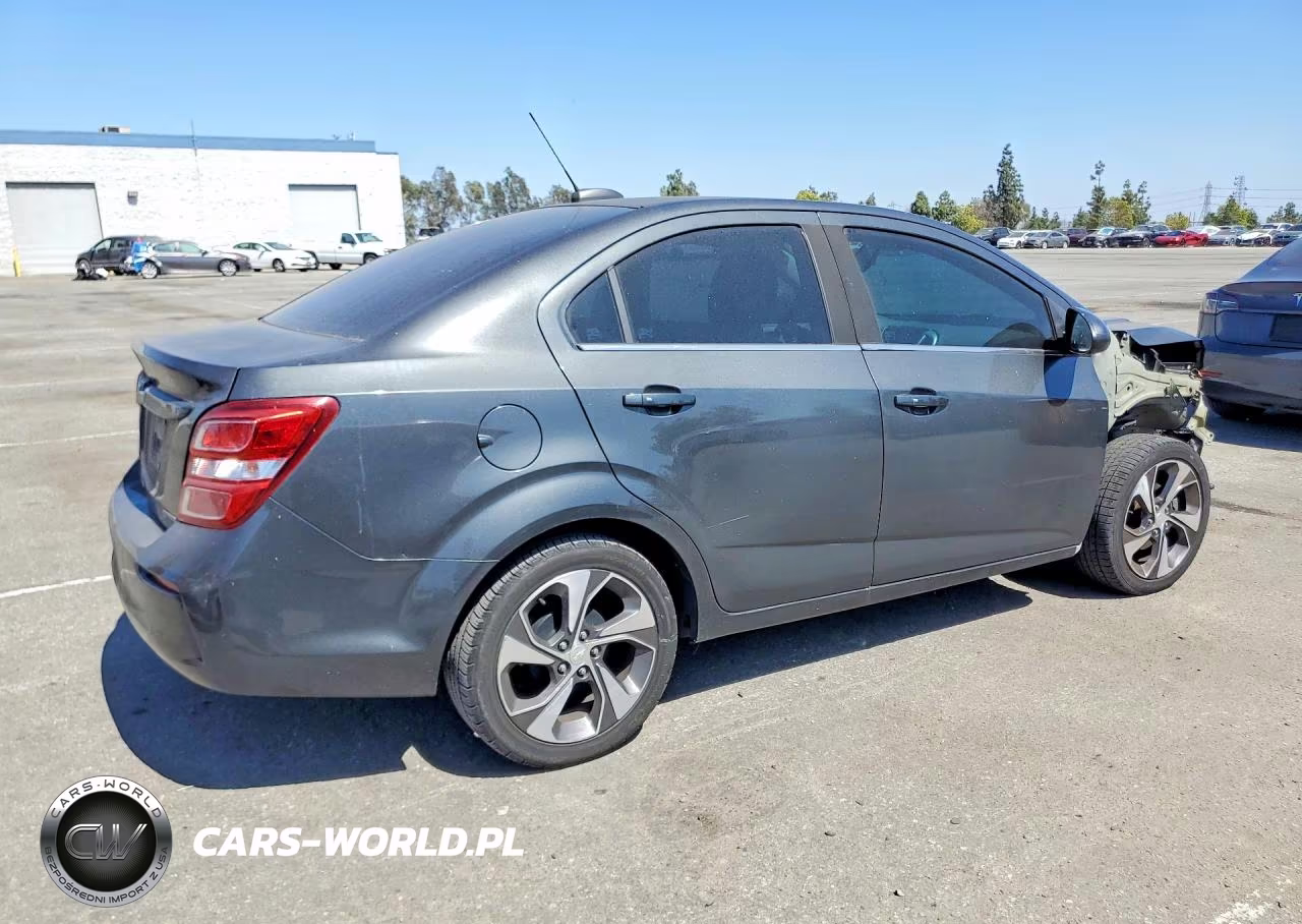 2018 Chevrolet Sonic Premier VIN:1G1JF5SB7J4104003 - 3