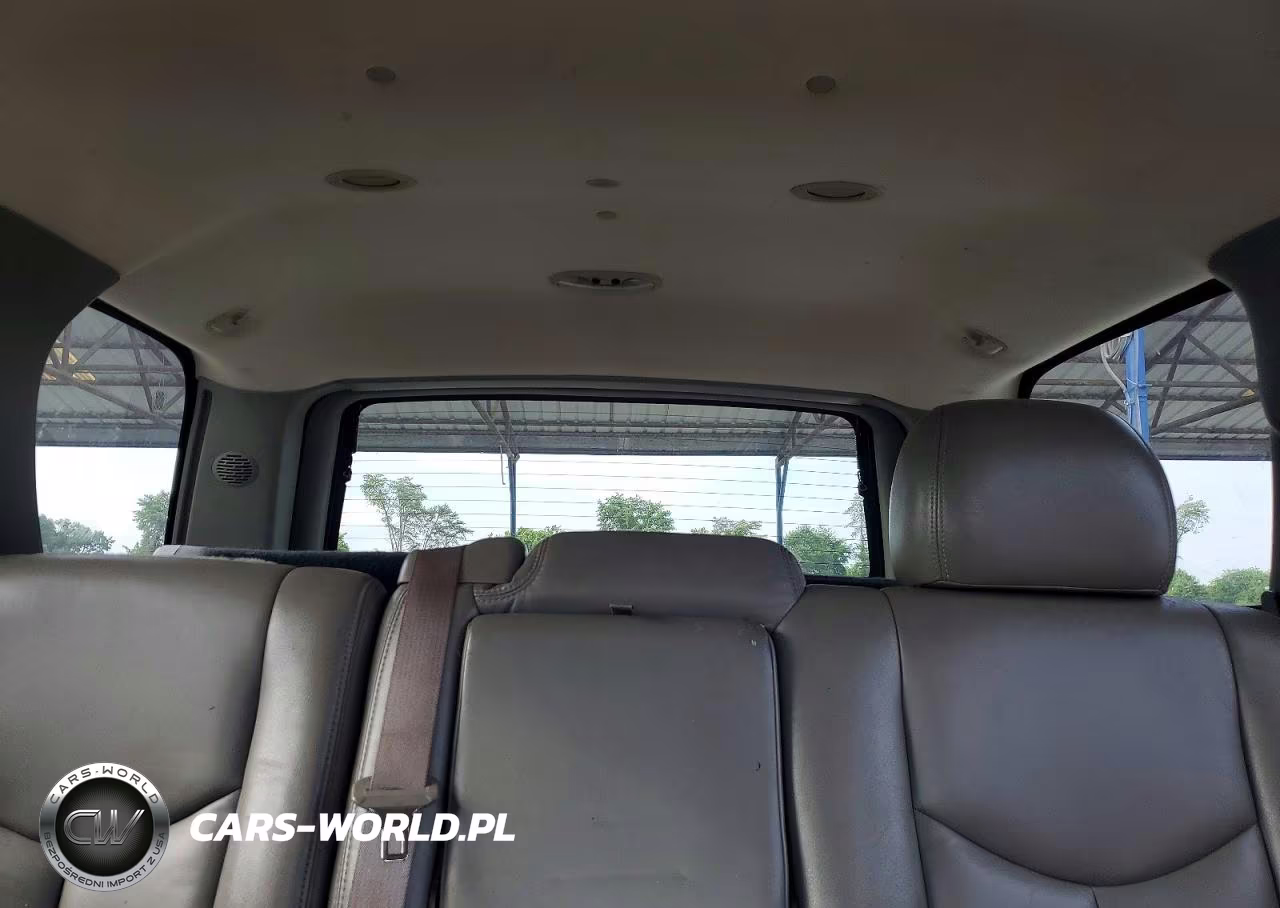 2005 Chevrolet Tahoe C1500 VIN:1GNEC13T25R193268 - 10