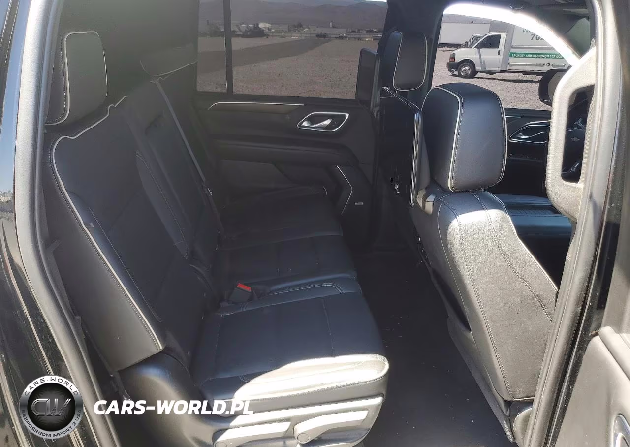 2021 Chevrolet Suburban K1500 Premier VIN:1GNSKFKD3MR182176 - 11