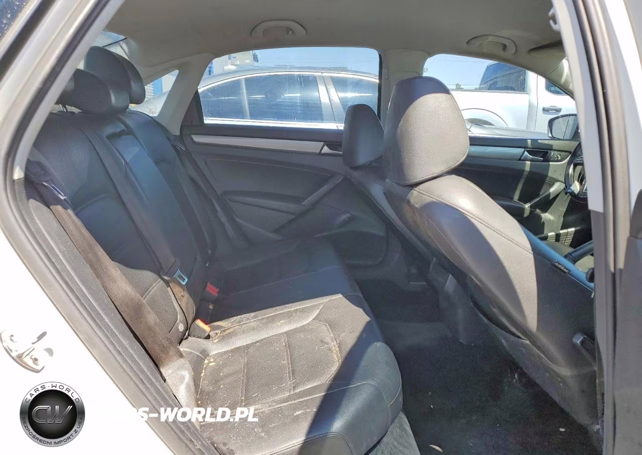 2015 Volkswagen Passat S VIN:1VWAT7A33FC085630 - 10
