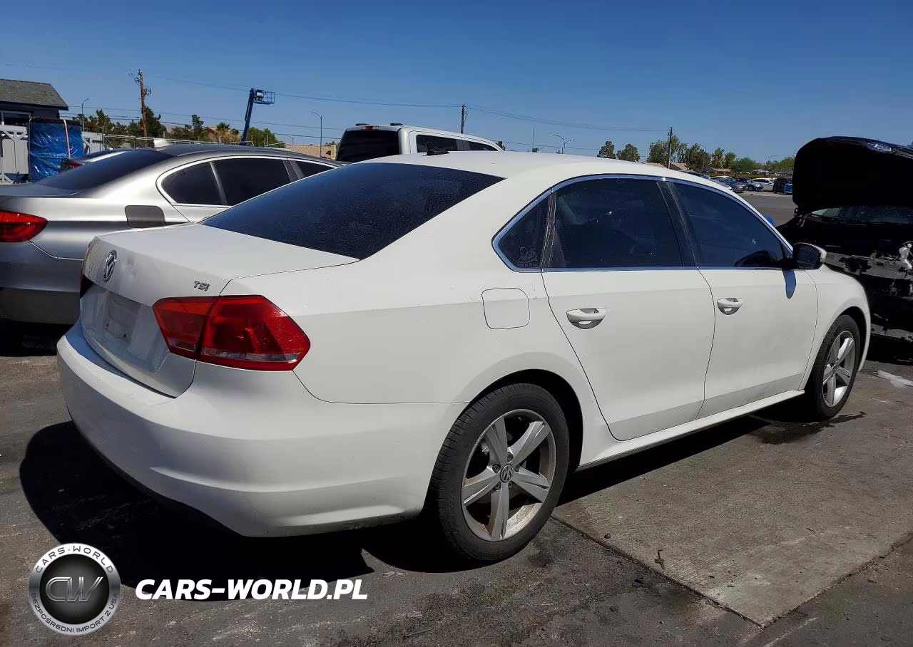 2015 Volkswagen Passat S VIN:1VWAT7A33FC085630 - 3