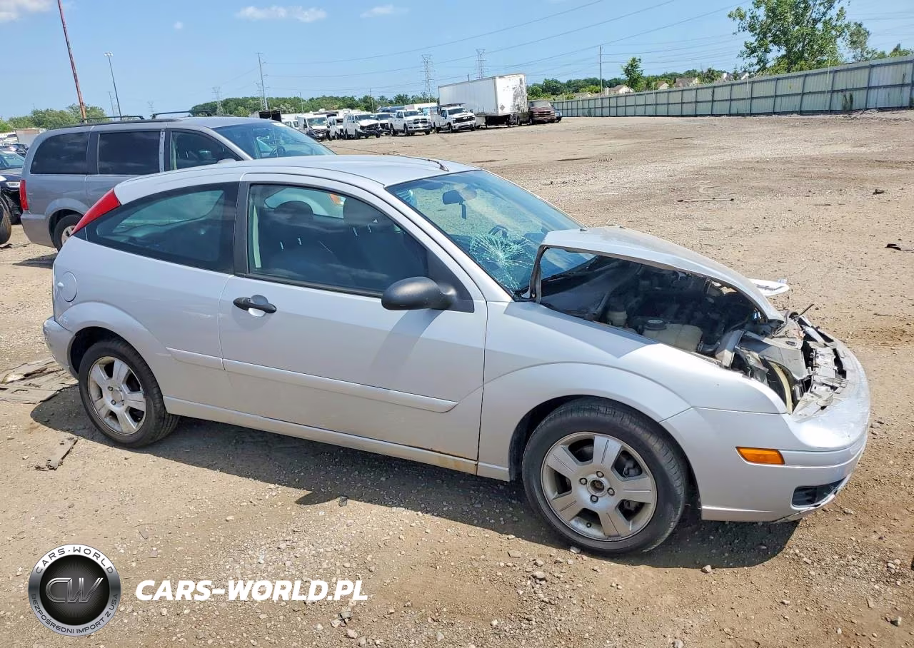 2005 Ford Focus Zx3 VIN:3FAFP31N85R136696 - 4