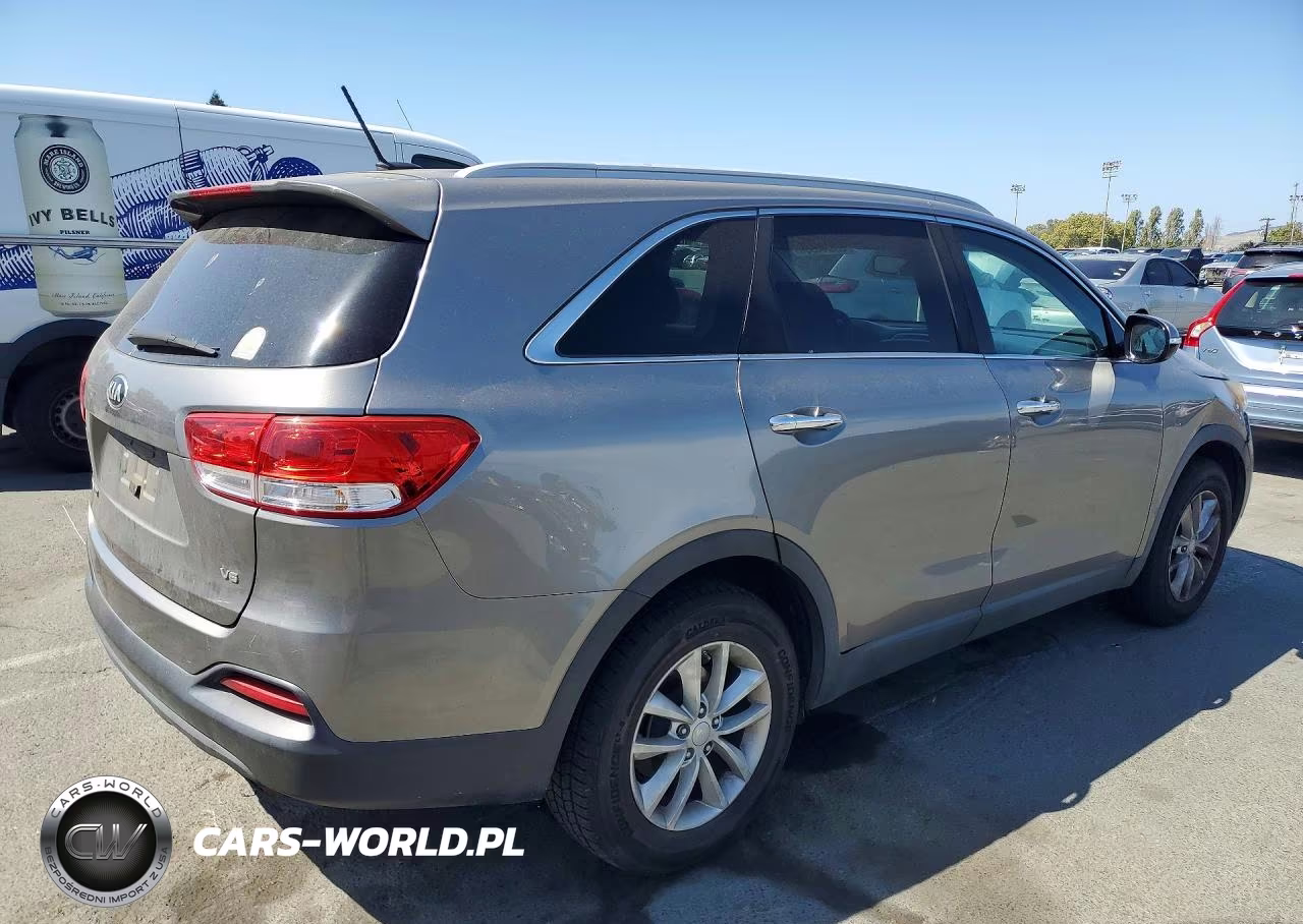 2017 Kia Sorento Lx V6 VIN:5XYPG4A58HG196089 - 3