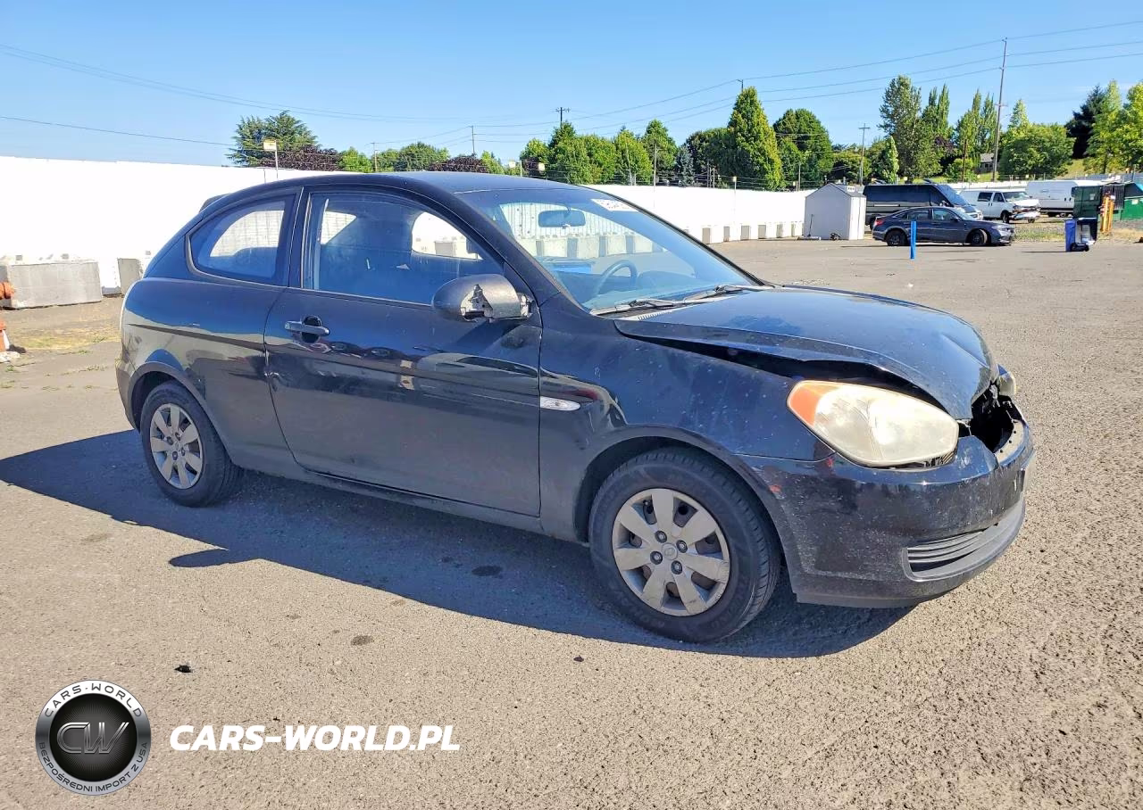 2008 Hyundai Accent Gs VIN:KMHCM36C58U086054 - 4