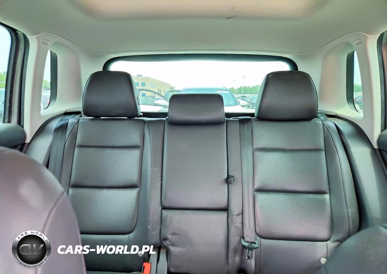 2016 Volkswagen Tiguan S-Se-Sel-R-Line VIN:WVGBV7AX1GW581073 - 10