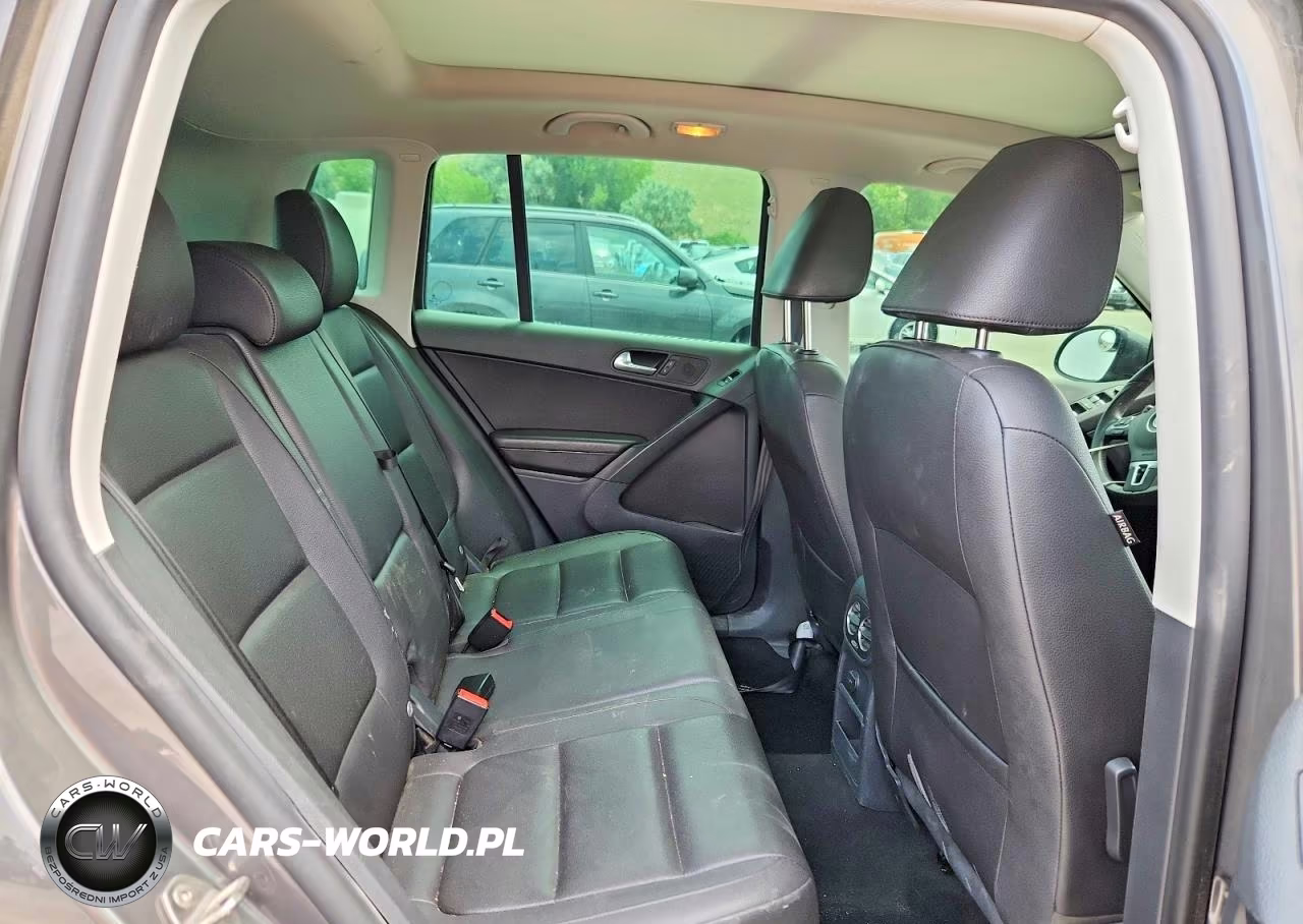 2016 Volkswagen Tiguan S-Se-Sel-R-Line VIN:WVGBV7AX1GW581073 - 11