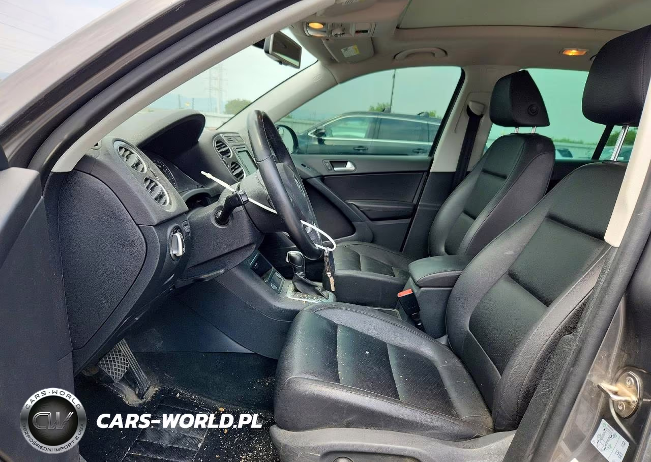 2016 Volkswagen Tiguan S-Se-Sel-R-Line VIN:WVGBV7AX1GW581073 - 7