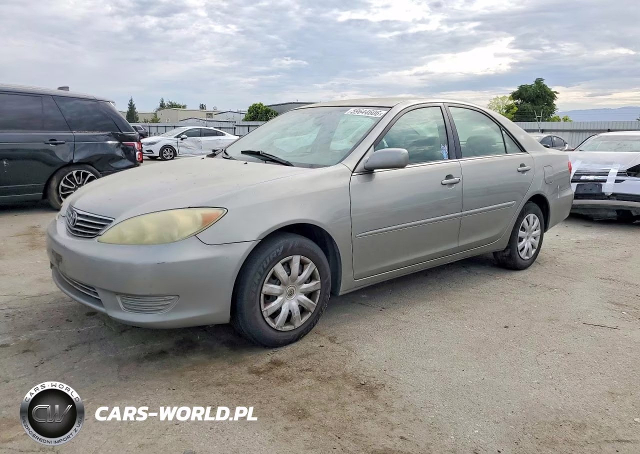 2005 Toyota Camry Le