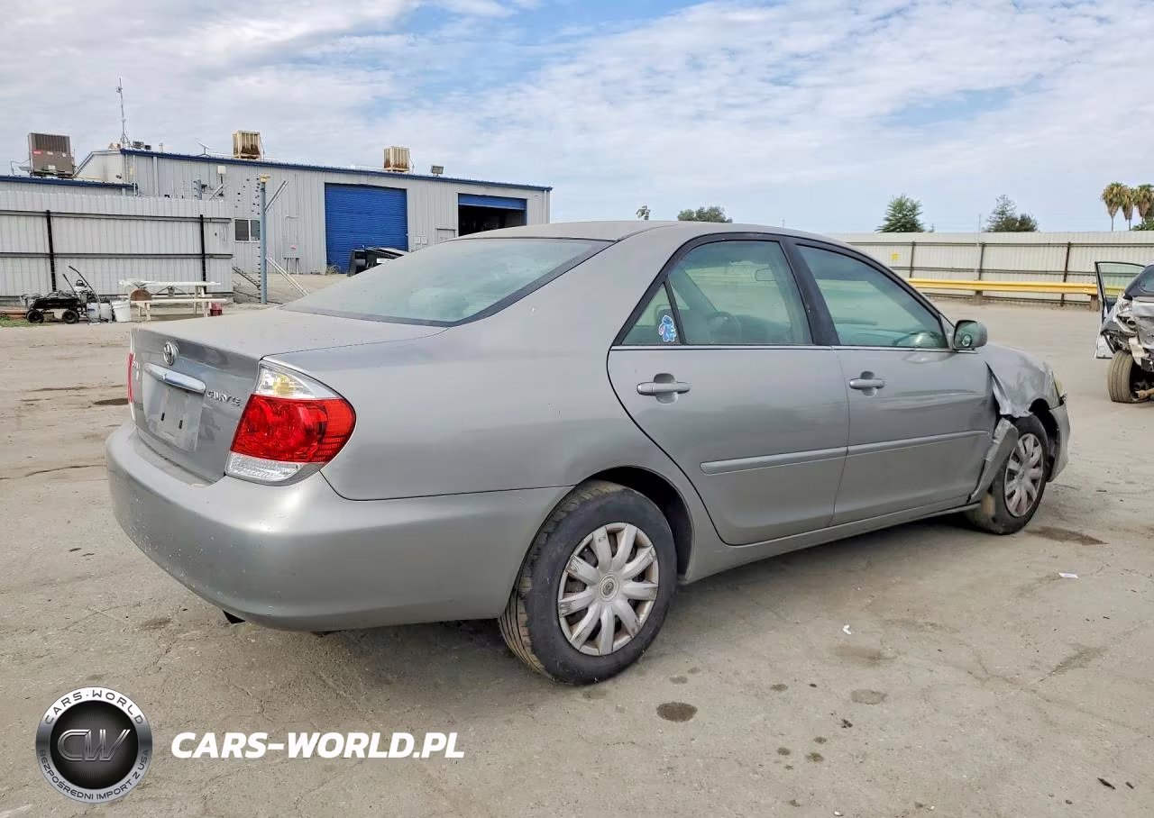 2005 Toyota Camry Le VIN:4T1BE32K45U551408 - 3