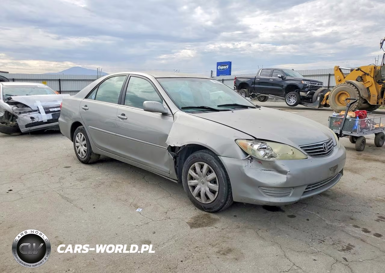 2005 Toyota Camry Le VIN:4T1BE32K45U551408 - 4