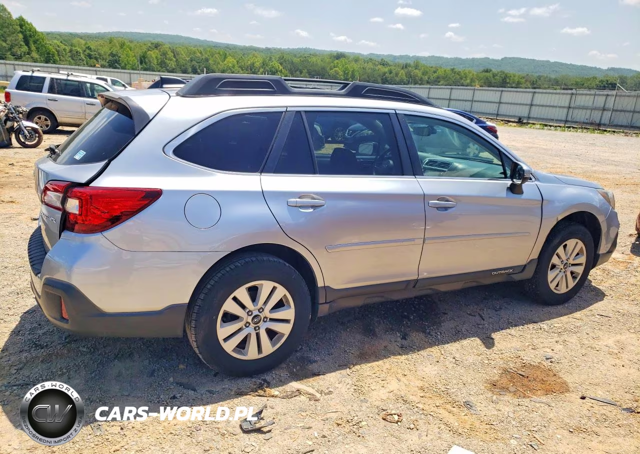 2018 Subaru Outback 2.5I Premium VIN:4S4BSAFC7J3289447 - 3