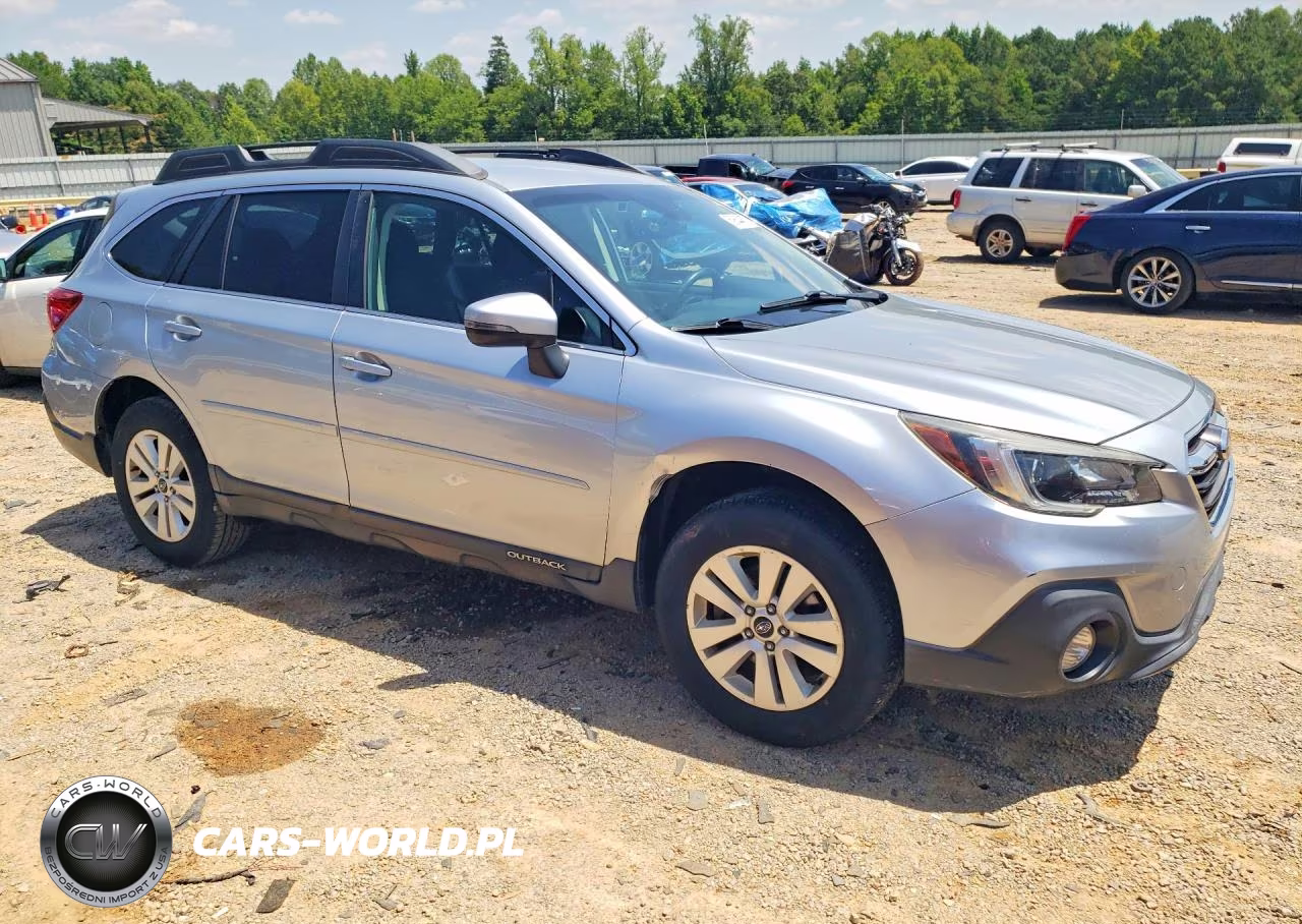 2018 Subaru Outback 2.5I Premium VIN:4S4BSAFC7J3289447 - 4