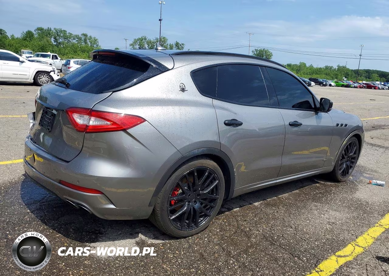 2017 Maserati Levante S VIN:ZN661YUL6HX199860 - 3