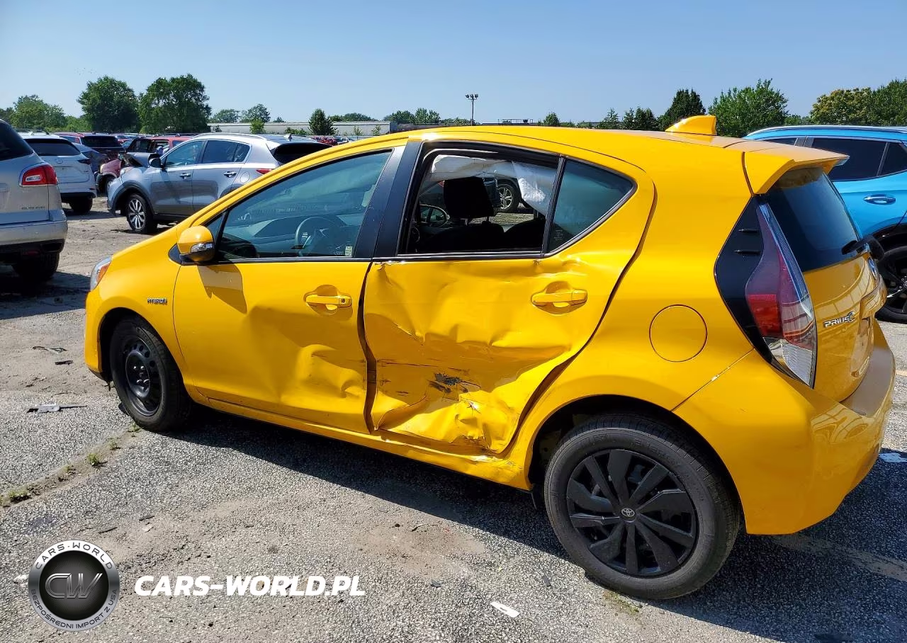 2015 Toyota Prius C Two VIN:JTDKDTB33F1114888 - 2