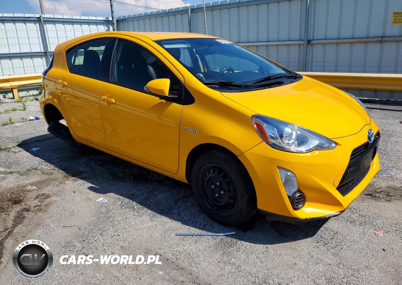 2015 Toyota Prius C Two VIN:JTDKDTB33F1114888 - 4
