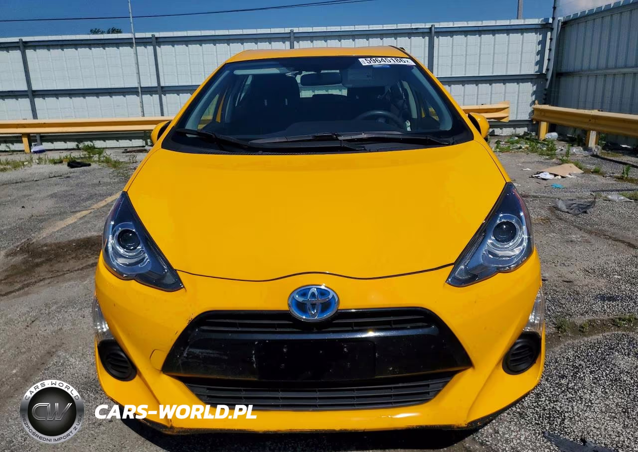 2015 Toyota Prius C Two VIN:JTDKDTB33F1114888 - 5