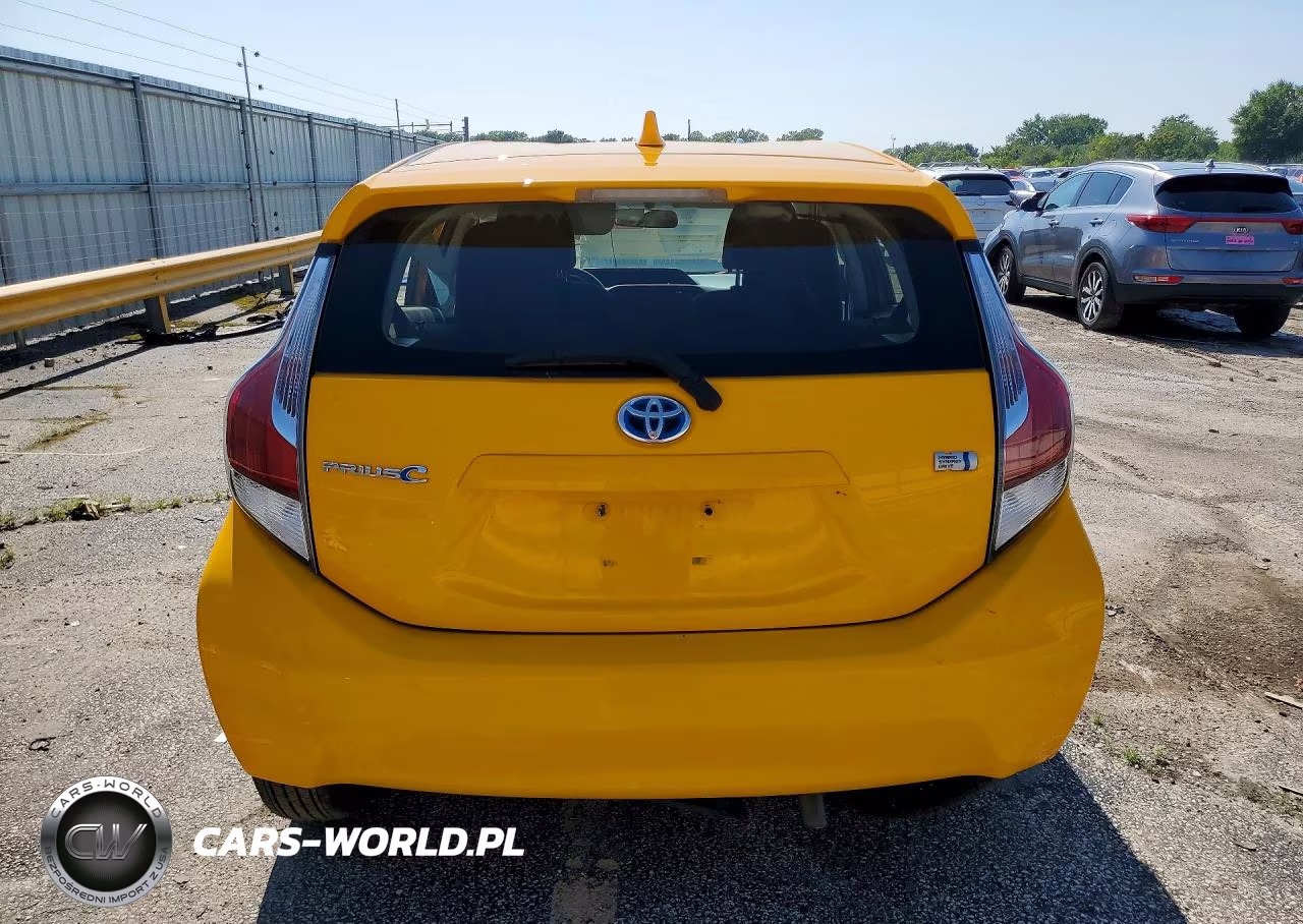 2015 Toyota Prius C Two VIN:JTDKDTB33F1114888 - 6