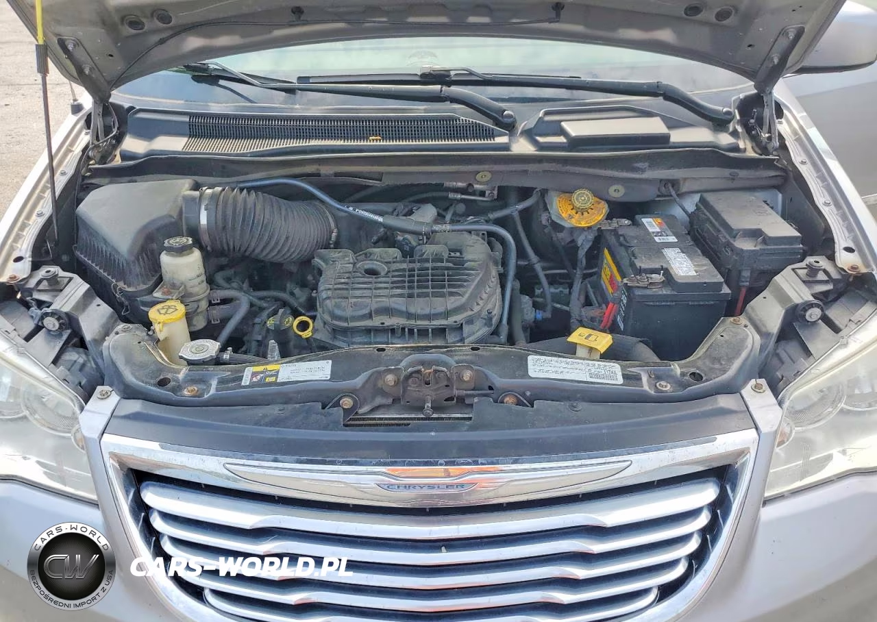 2015 Chrysler Town & Country Touring VIN:2C4RC1BG8FR582832 - 12