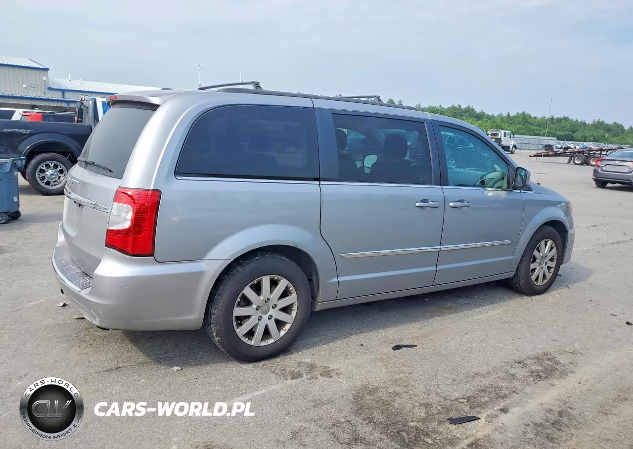 2015 Chrysler Town & Country Touring VIN:2C4RC1BG8FR582832 - 3