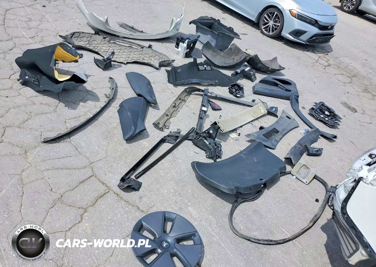 2023 Tesla Model 3 VIN:5YJ3E1EB5PF388143 - 12