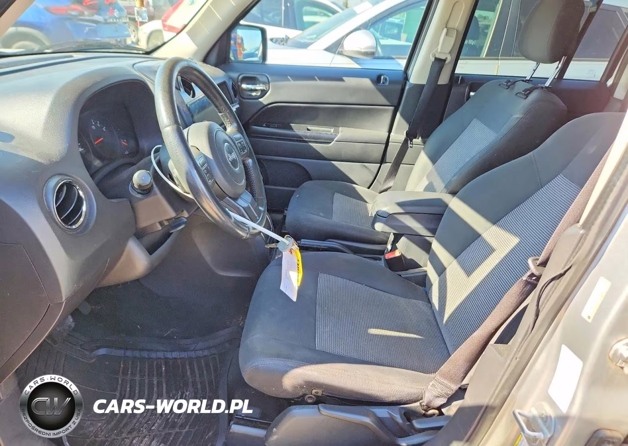 2012 Jeep Patriot Latitude VIN:1C4NJPFA2CD639831 - 7