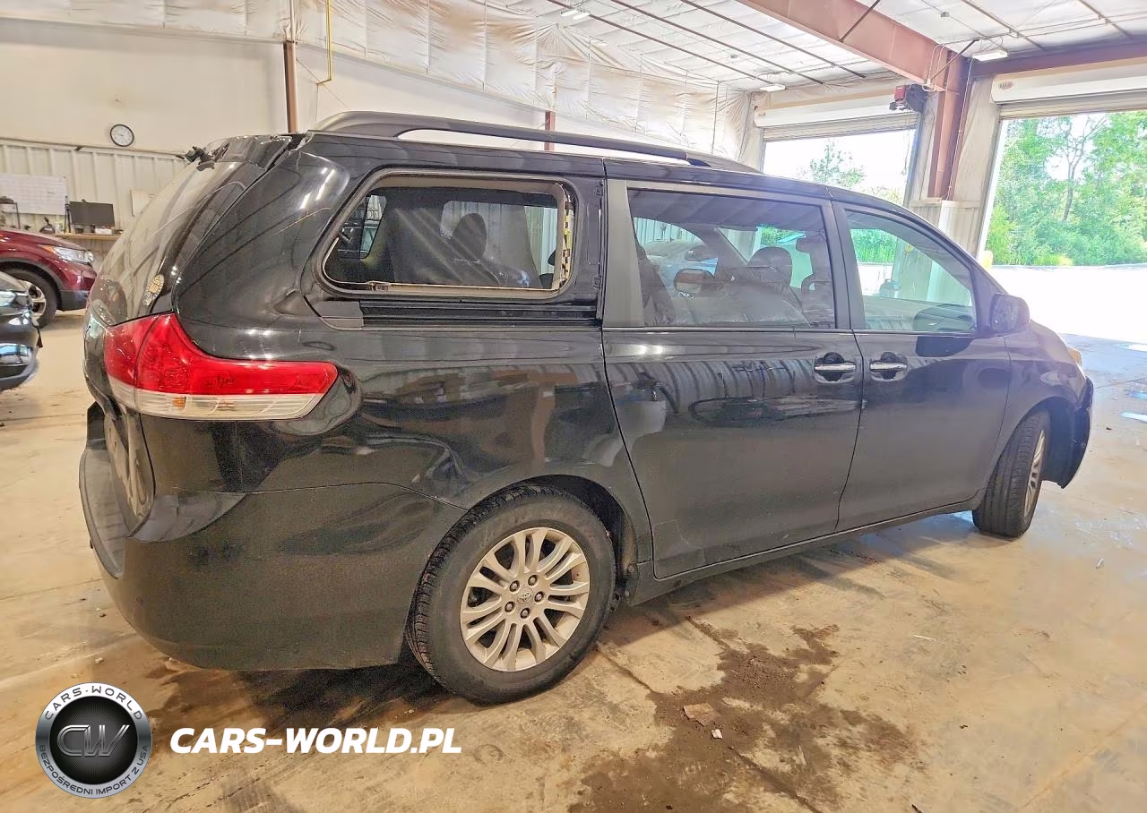 2011 Toyota Sienna Xle 8-Passenger VIN:5TDYK3DCXBS055820 - 3