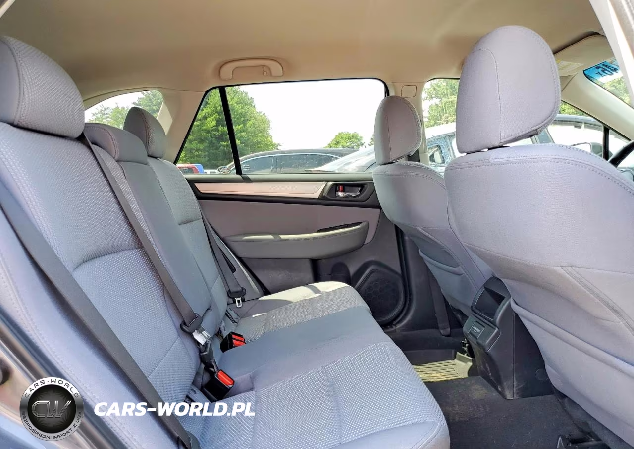 2018 Subaru Outback 2.5I Premium VIN:4S4BSACC6J3311992 - 11