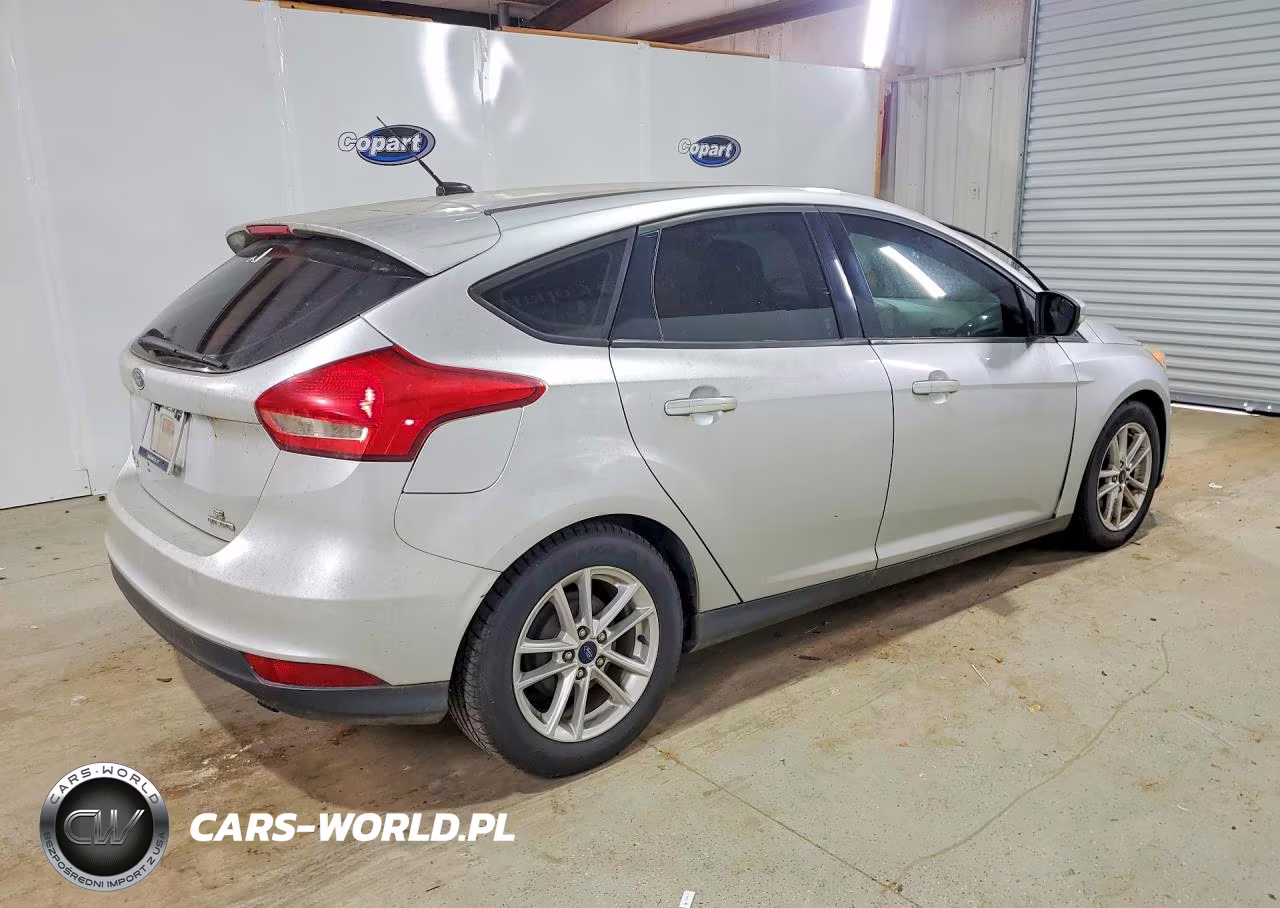 2016 Ford Focus Se VIN:1FADP3K20GL277260 - 3