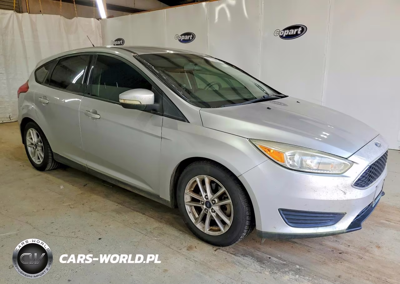 2016 Ford Focus Se VIN:1FADP3K20GL277260 - 4