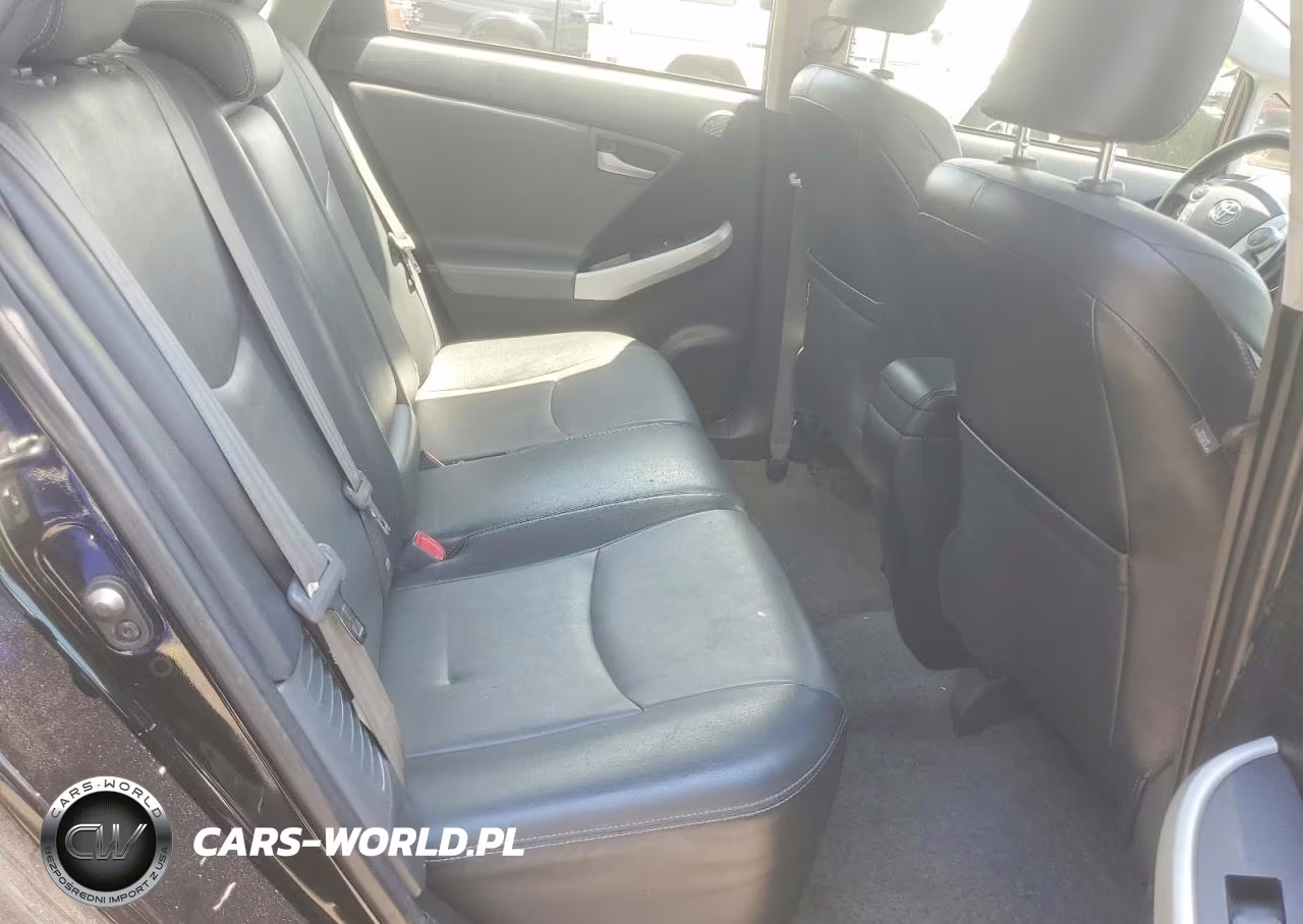2015 Toyota Prius Four VIN:JTDKN3DU1F1912082 - 11