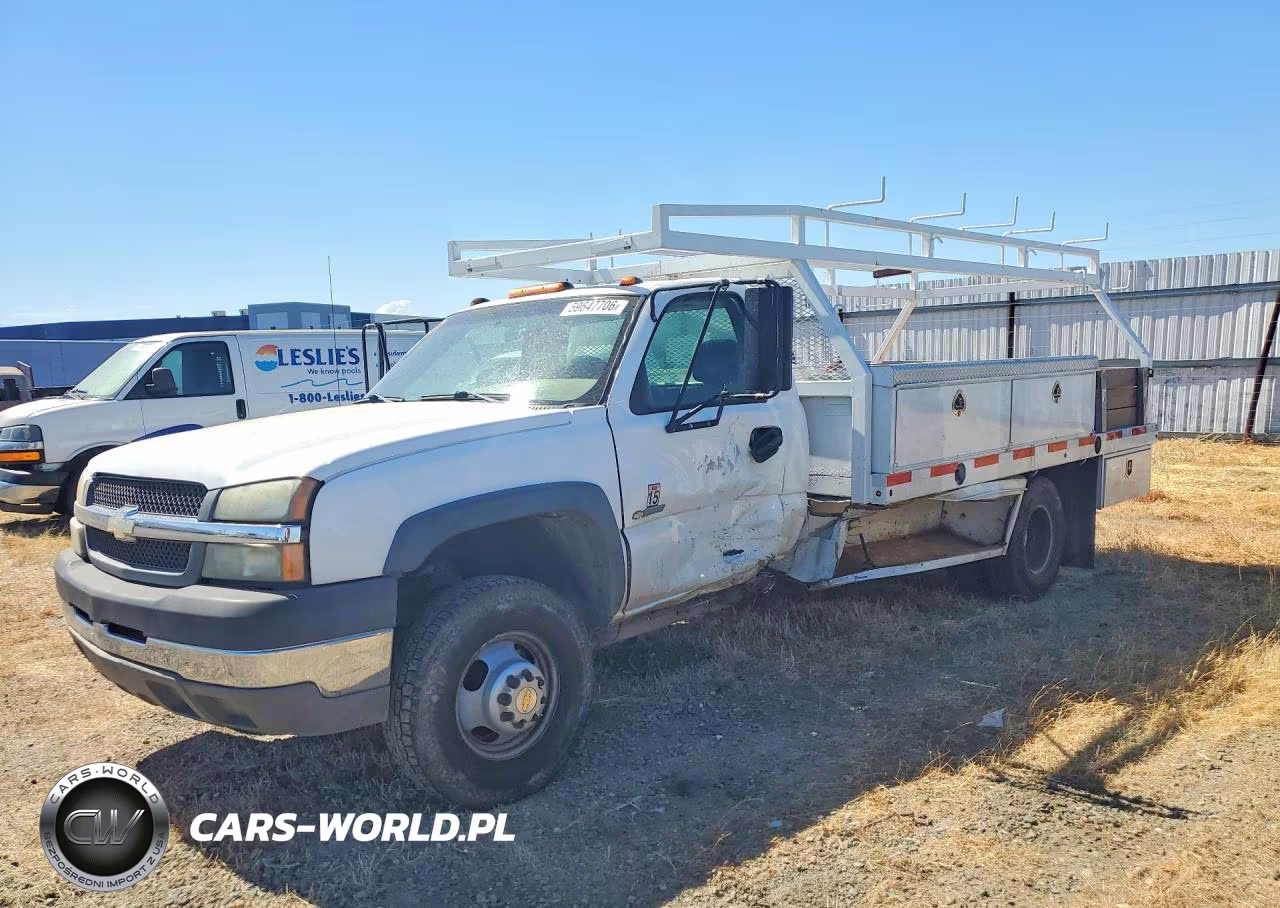 2004 Chevrolet Silverado C3500 VIN:1GBJC34UX4E304038 - 1