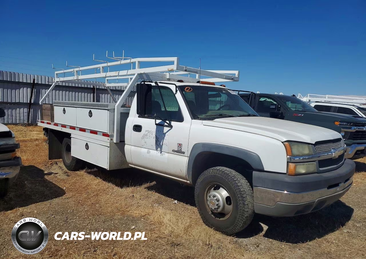 2004 Chevrolet Silverado C3500 VIN:1GBJC34UX4E304038 - 4