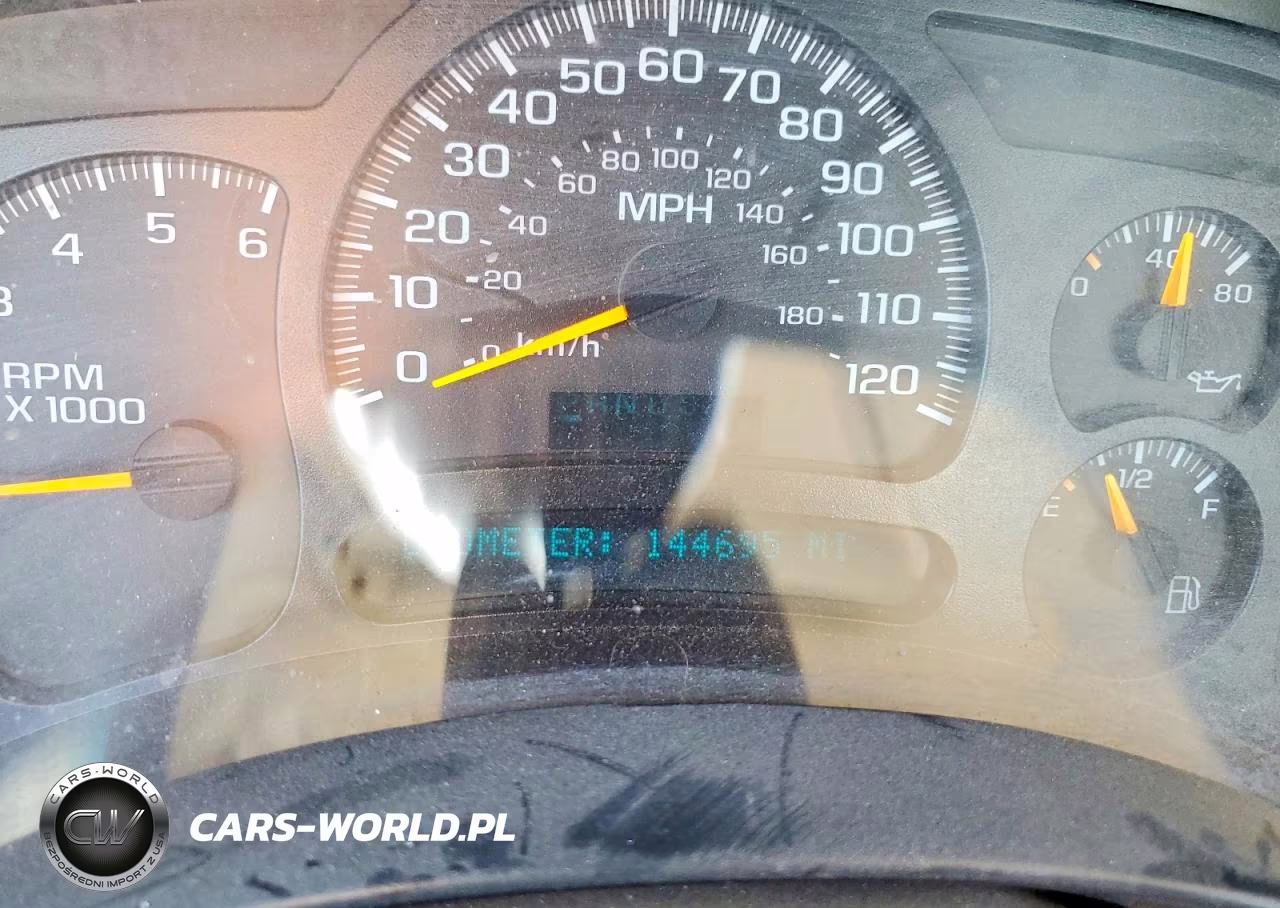 2004 Chevrolet Silverado C3500 VIN:1GBJC34UX4E304038 - 9