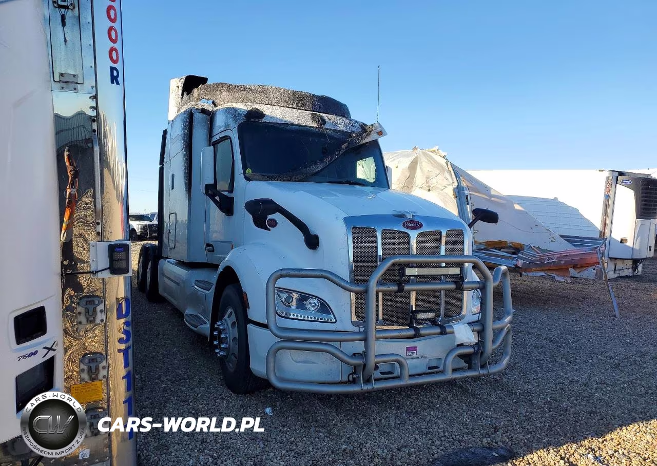 2018 Peterbilt 579 Semi Truck VIN:1XPBD49X8JD421025 - 1